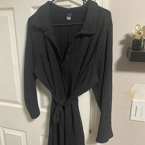 Black waist sinching dress with tie